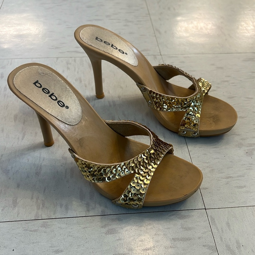 Bebe size 8 Gold sequin open toe heels